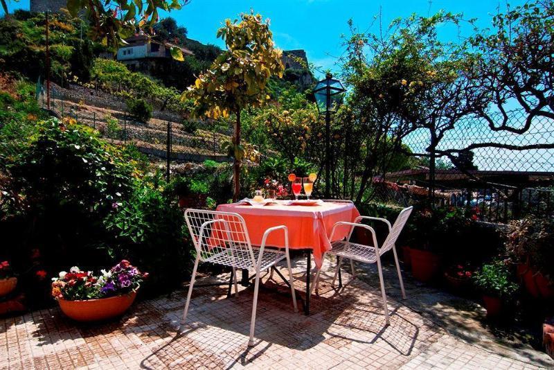 B&B U Palmentu Taormina Exterior photo