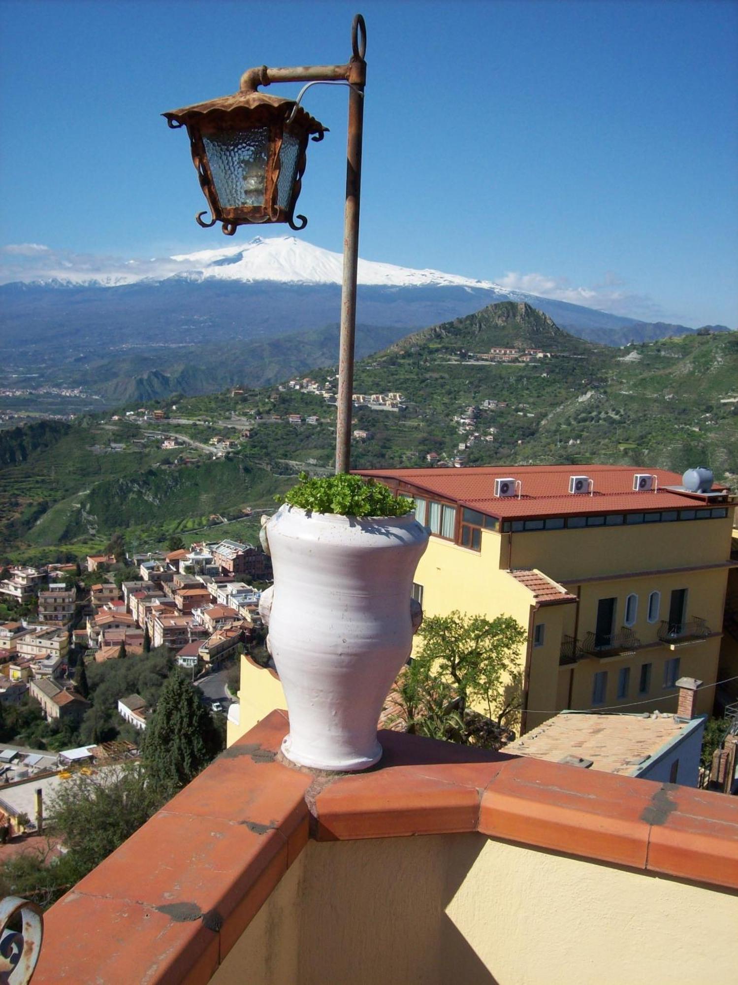B&B U Palmentu Taormina Exterior photo