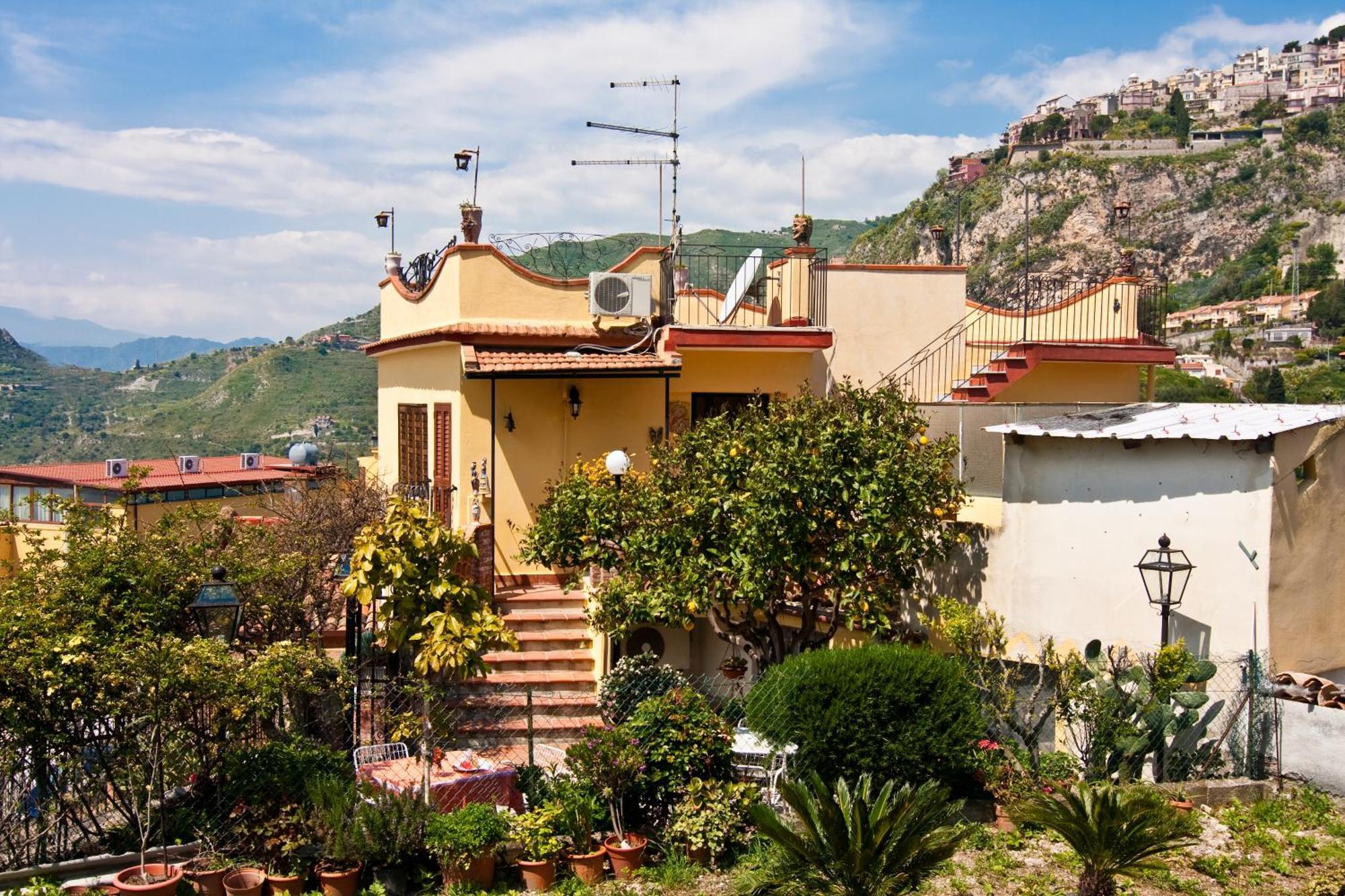 B&B U Palmentu Taormina Exterior photo