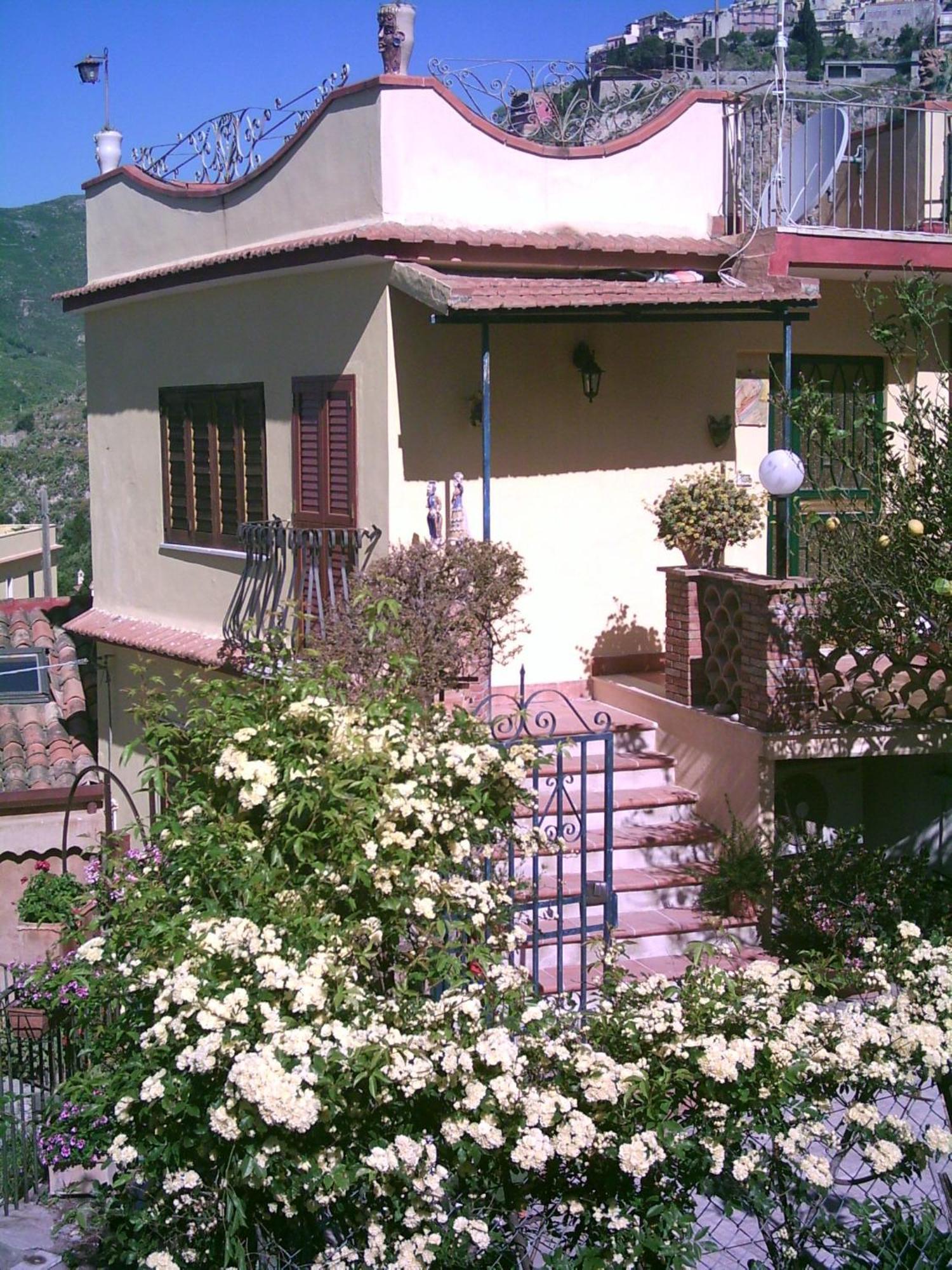 B&B U Palmentu Taormina Exterior photo