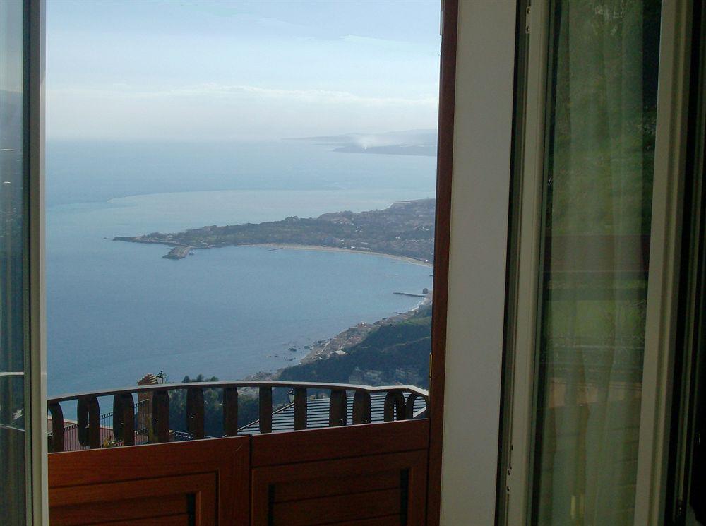 B&B U Palmentu Taormina Exterior photo