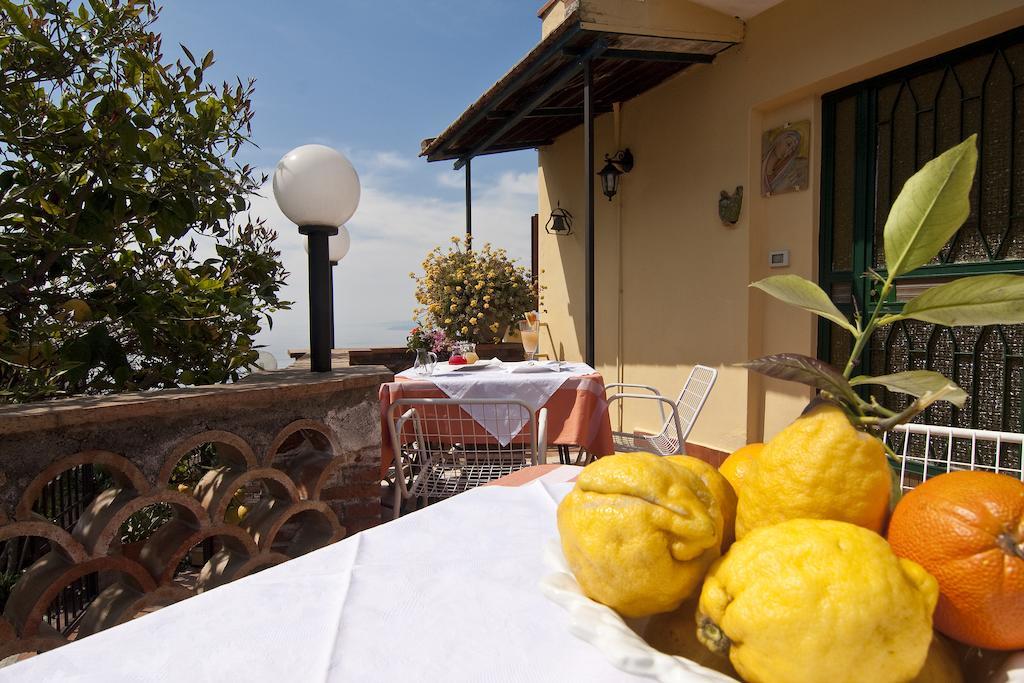 B&B U Palmentu Taormina Exterior photo