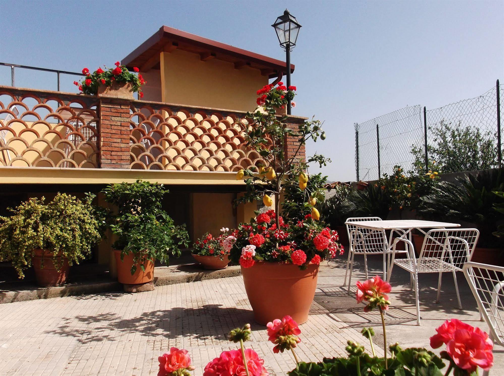 B&B U Palmentu Taormina Exterior photo