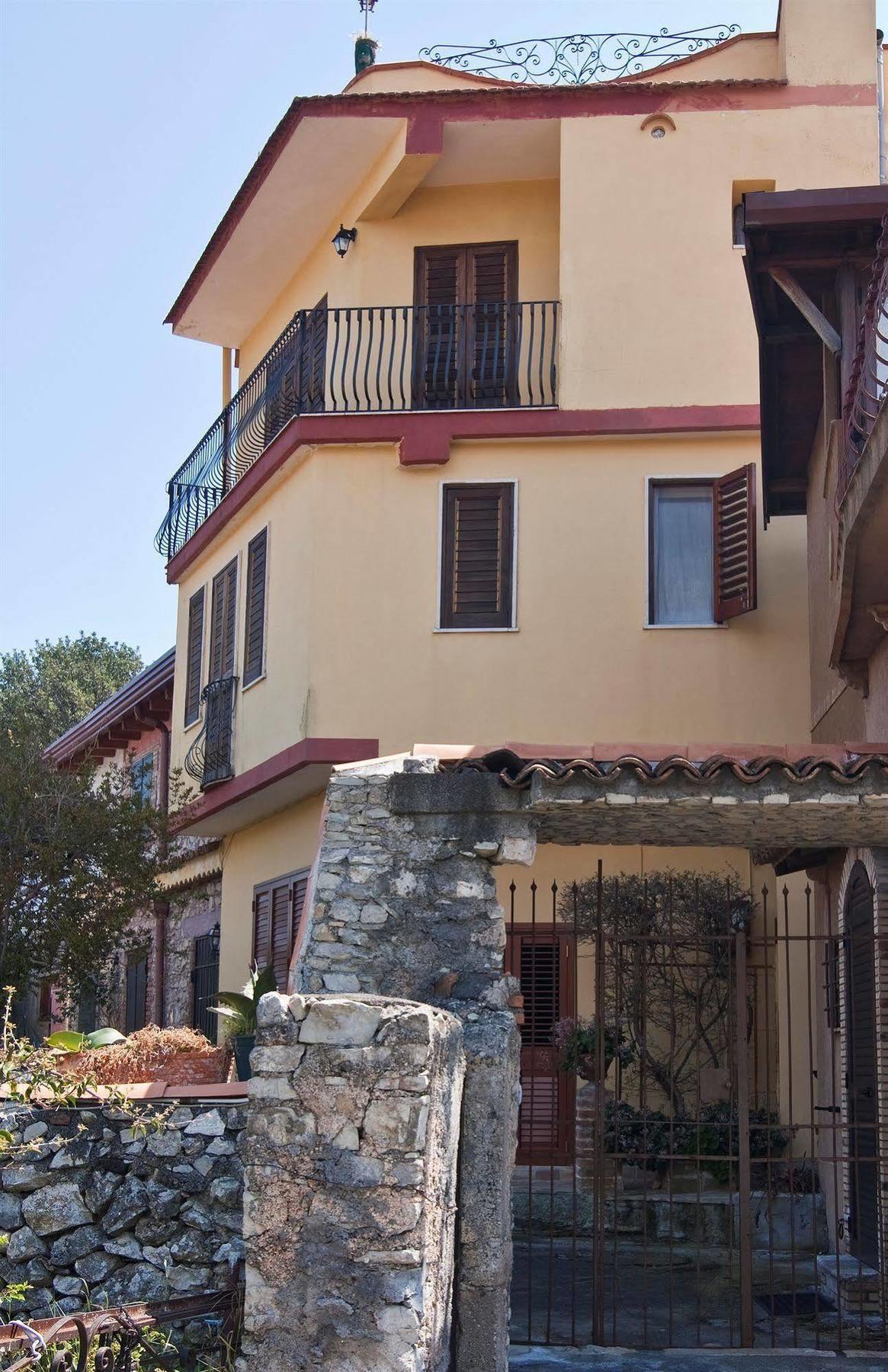 B&B U Palmentu Taormina Exterior photo